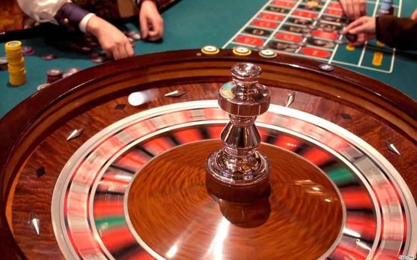 Live Sic Bo table display at beton999 login with three dice and betting layout